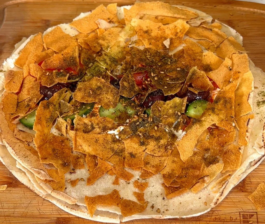 Sándwich de pita con labneh crujiente