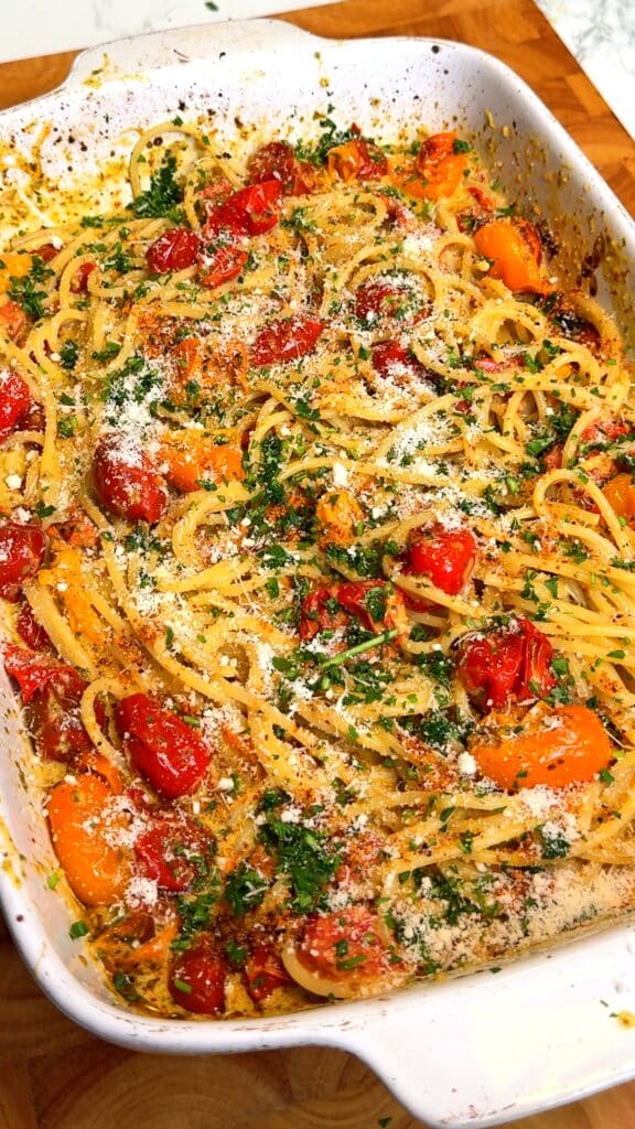 Pasta con Pesto Vegano Cremoso y Tomates Asados