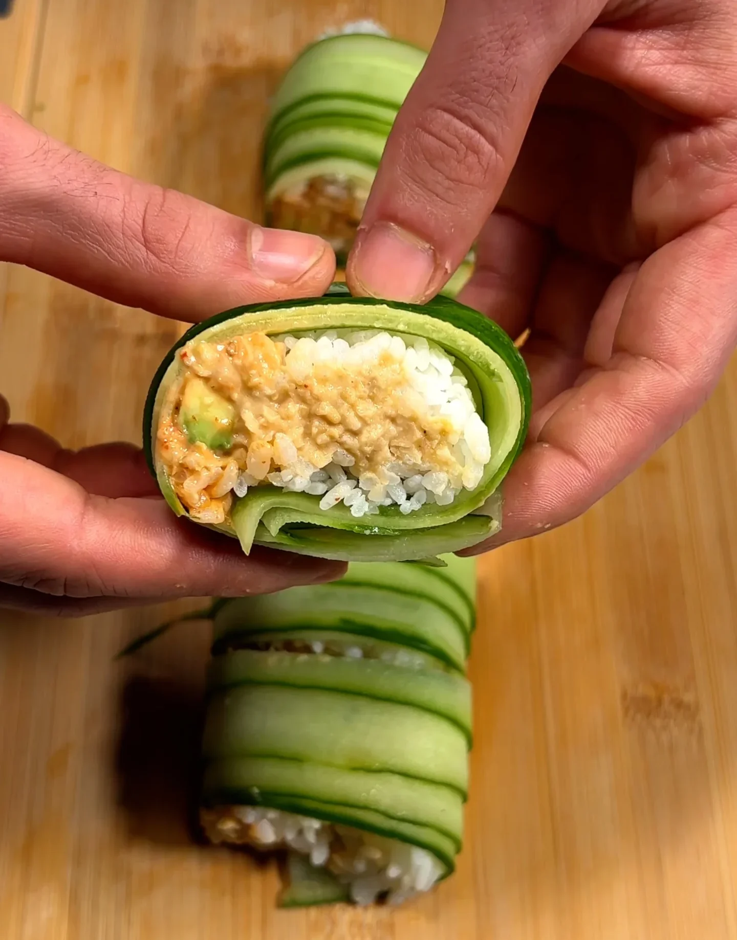 Rollos de sushi de pepino