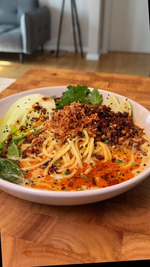 Sopa de Fideos con Cacahuate Tailandesa Picante