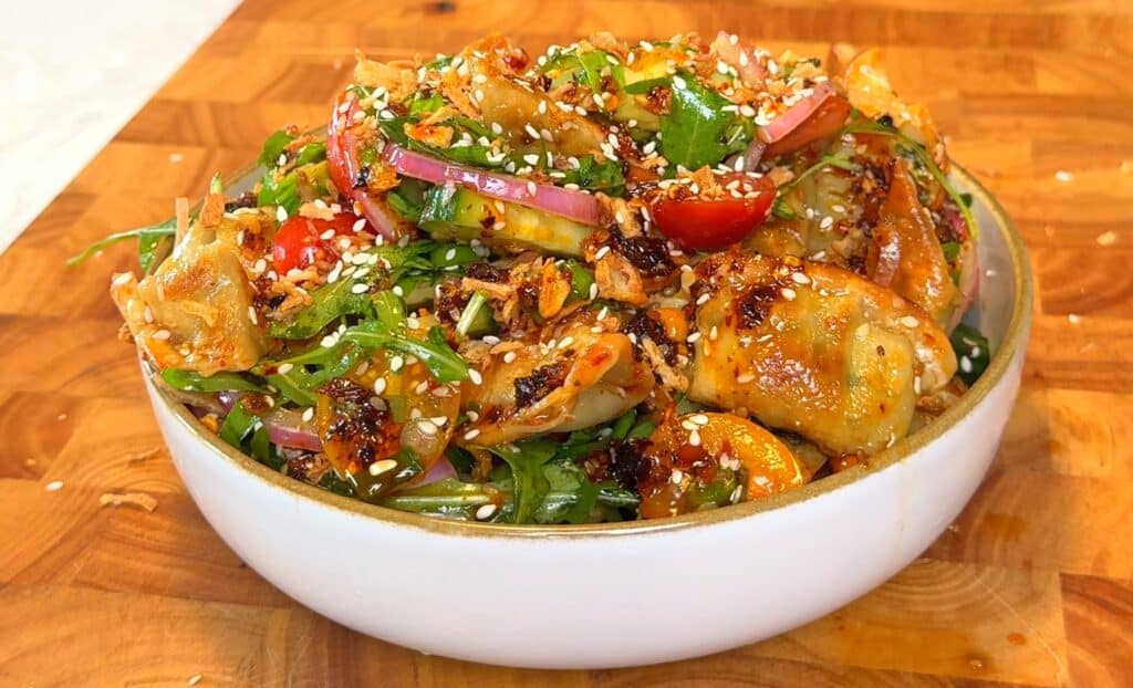 Ensalada de Empanadillas Crujientes