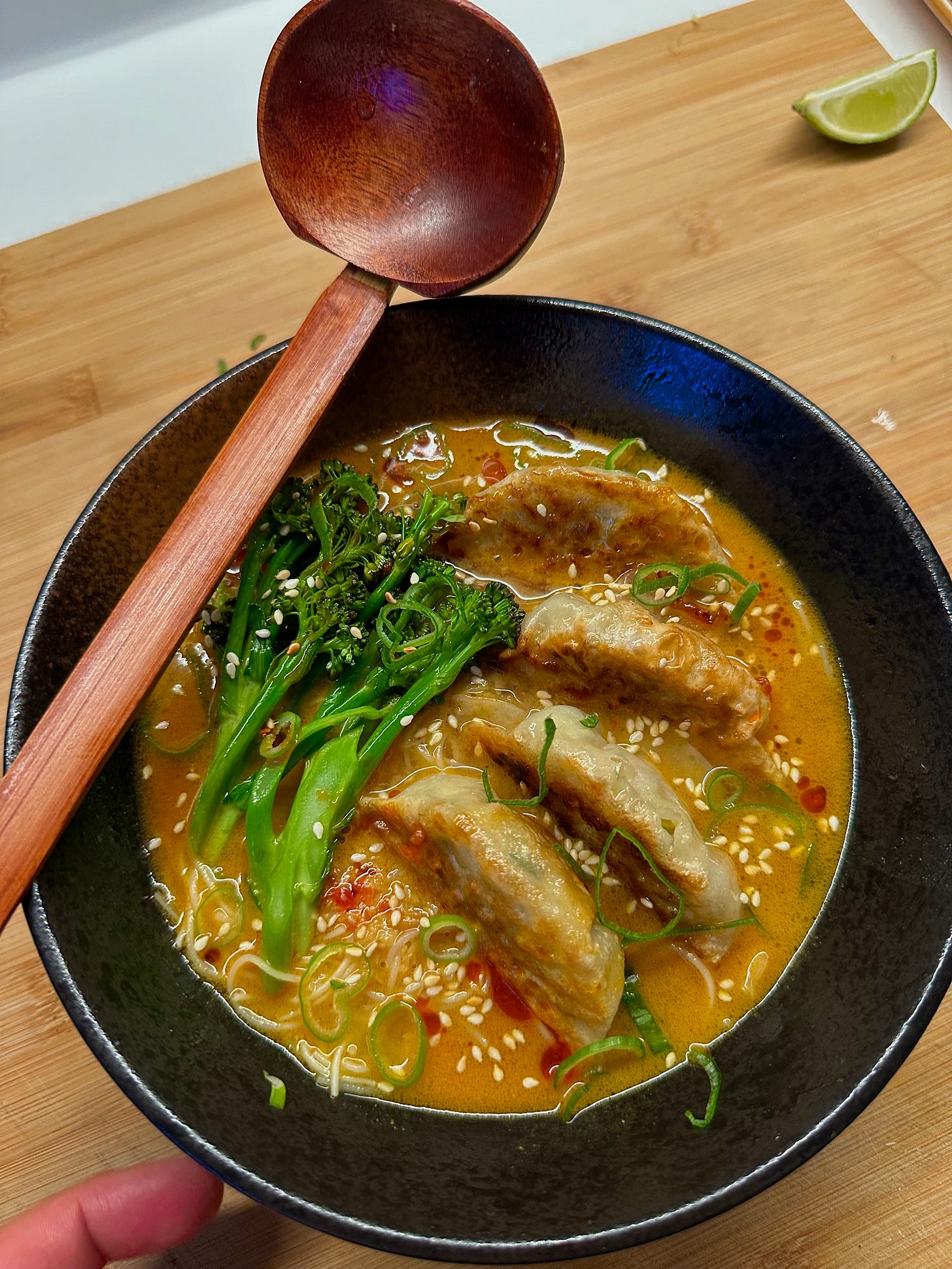 Ramen Rápido con Mantequilla de Cacahuete