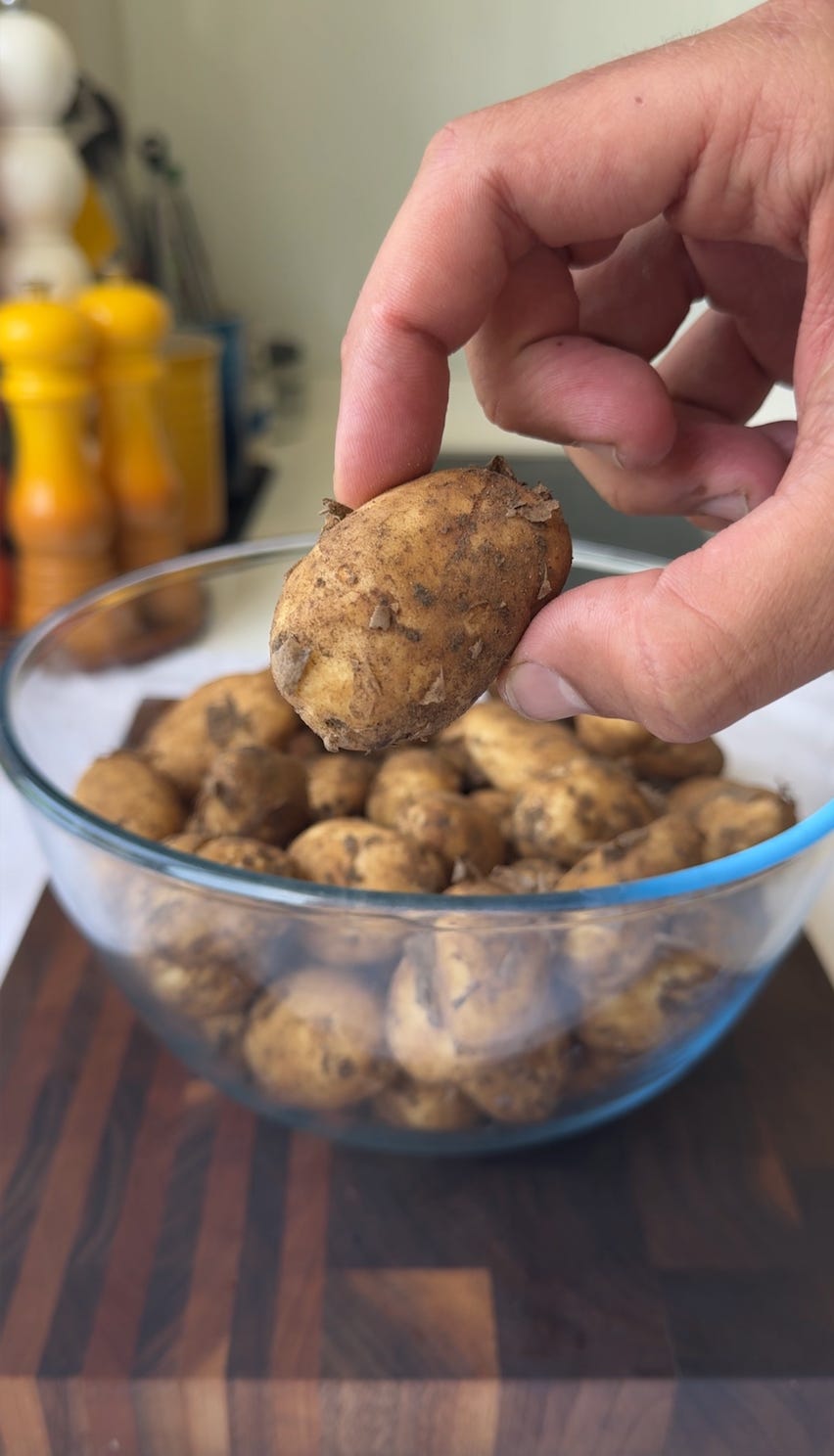 Ensalada de Patatas Aplastadas Crujientes